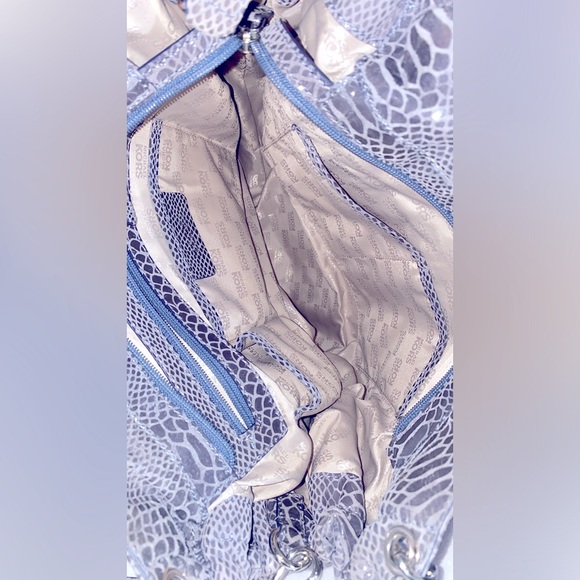 NWOT Blue Grey colored Michael Kors reptile Print embossed bag - Picture 7 of 9